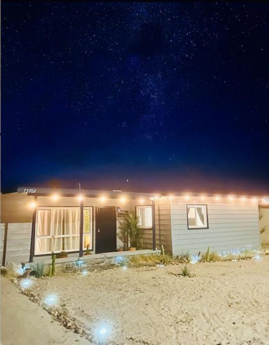טוונטיניין פאלמס The Desert Monroe-Hot Tub-Firepit-Games-By Joshua Tree National Park מראה חיצוני תמונה
