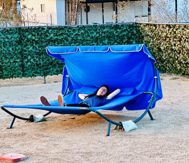 טוונטיניין פאלמס The Desert Monroe-Hot Tub-Firepit-Games-By Joshua Tree National Park מראה חיצוני תמונה